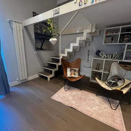 Raroom Boutique